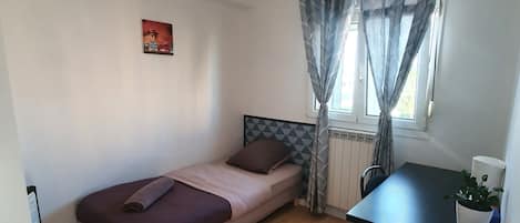 1 bedroom, desk, iron/ironing board, free WiFi