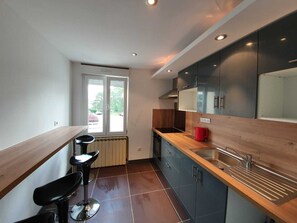 Fridge, microwave, stovetop, electric kettle