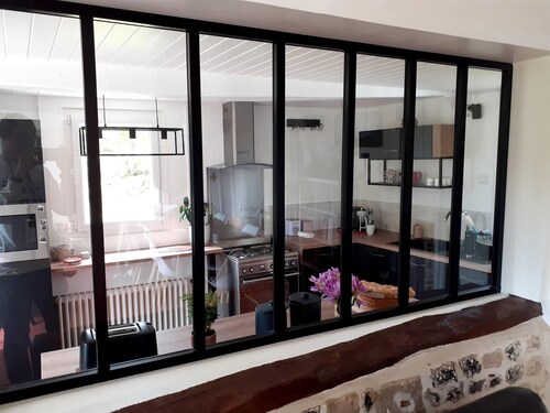 authentischen normannischen Fachwerkhaus mit Parkanlage in der Nähe von Wald und Meer