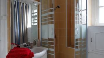 Towels, toilet paper