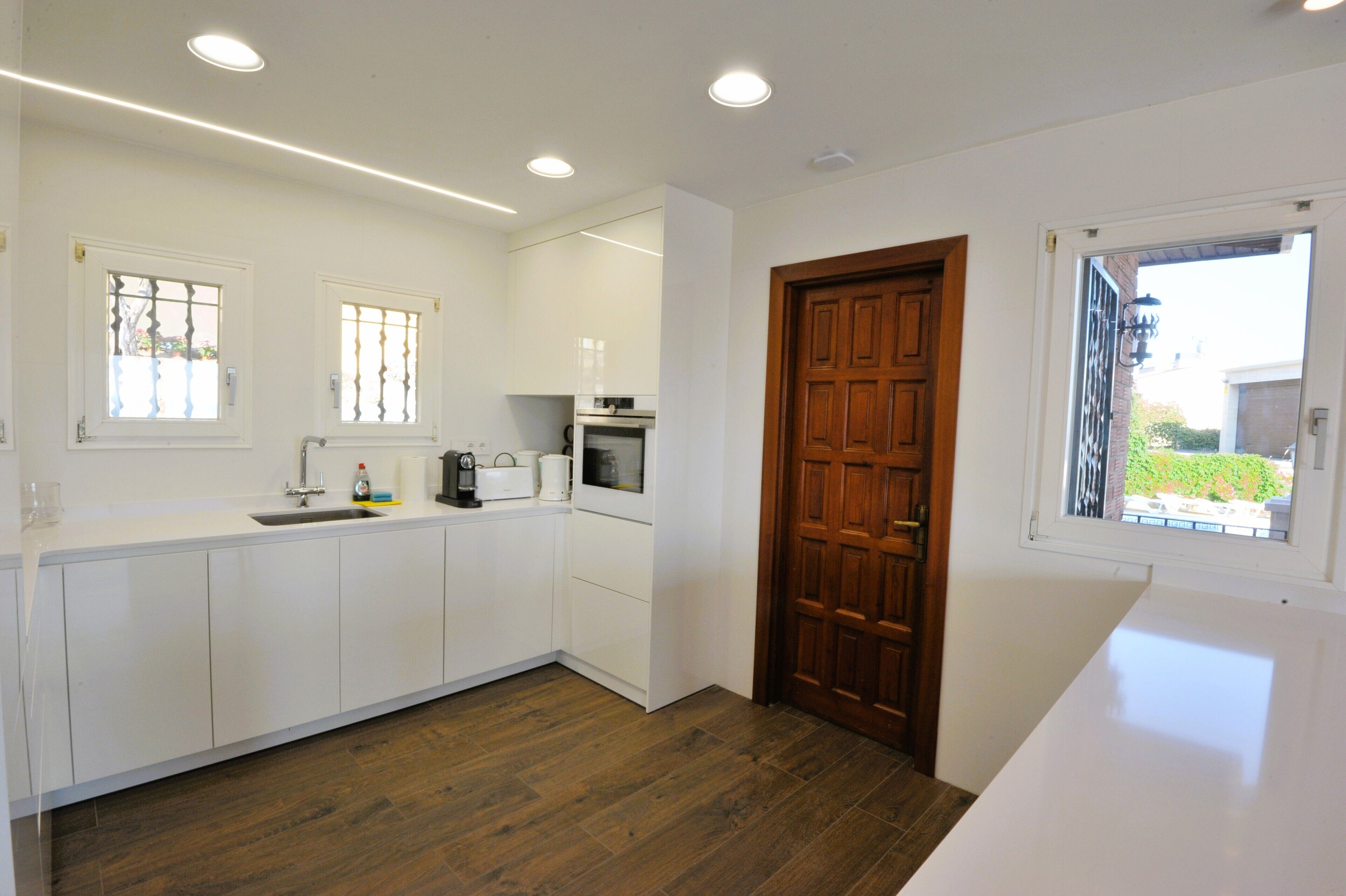 Villa with wonderful seaview, 1800 m from the beach and the town centre