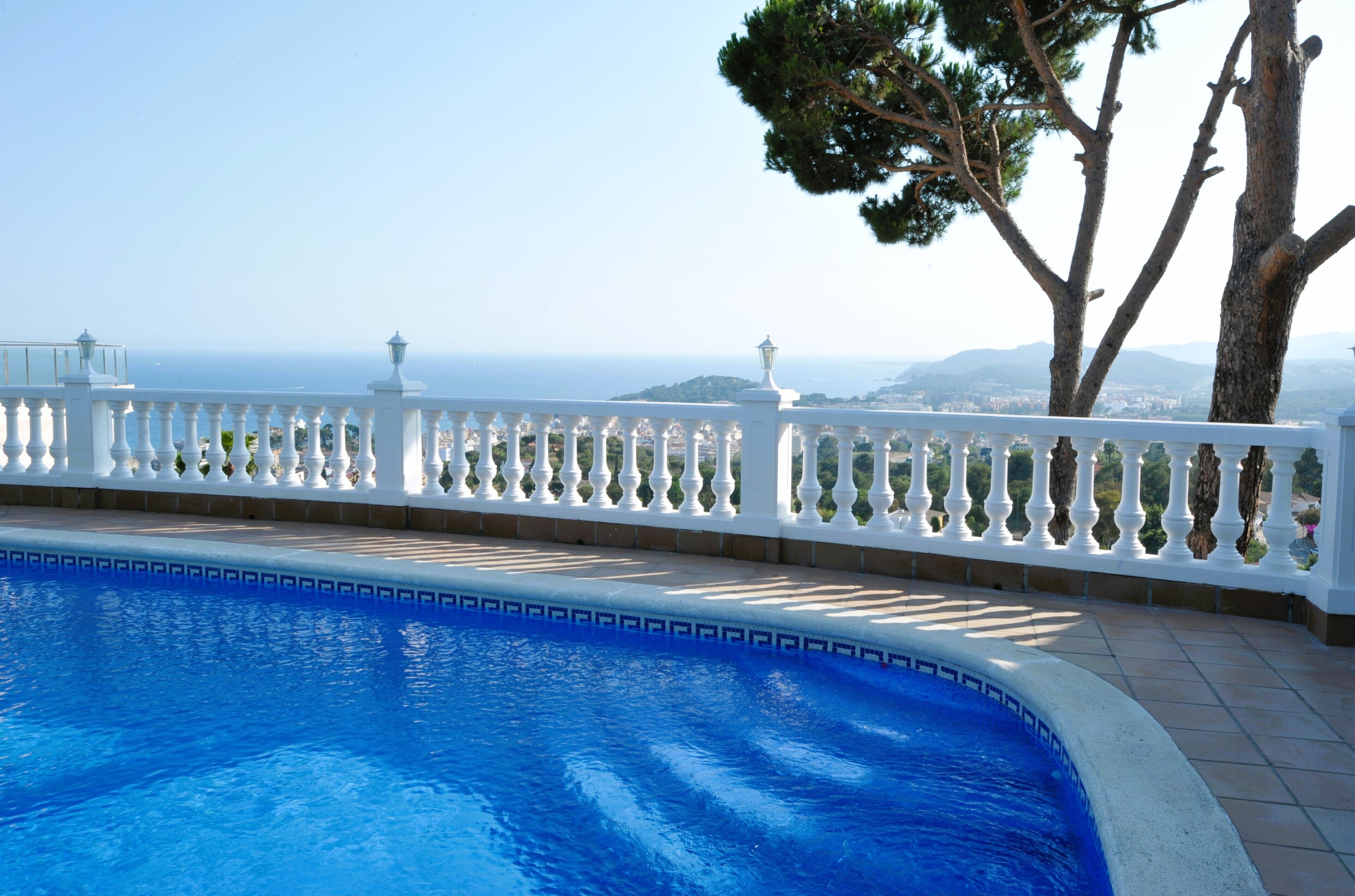 Villa with wonderful seaview, 1800 m from the beach and the town centre
