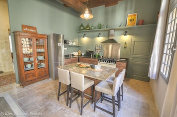 Fully equipped kitchen