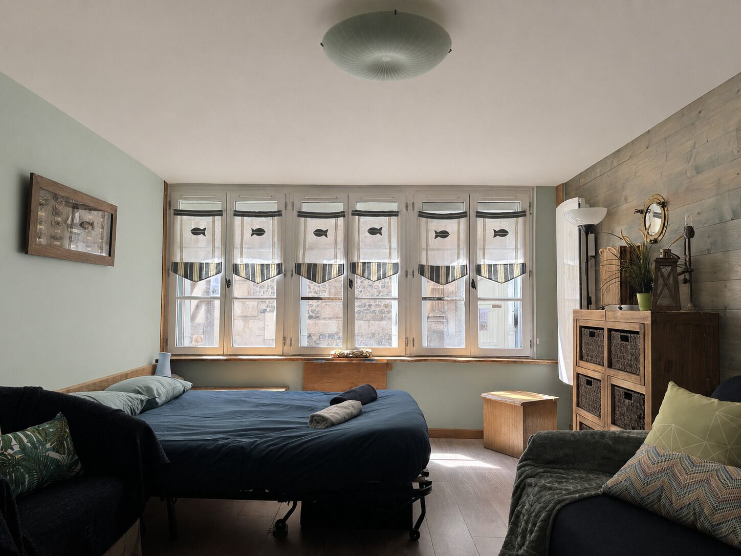 Iron/ironing board, free WiFi, bed sheets