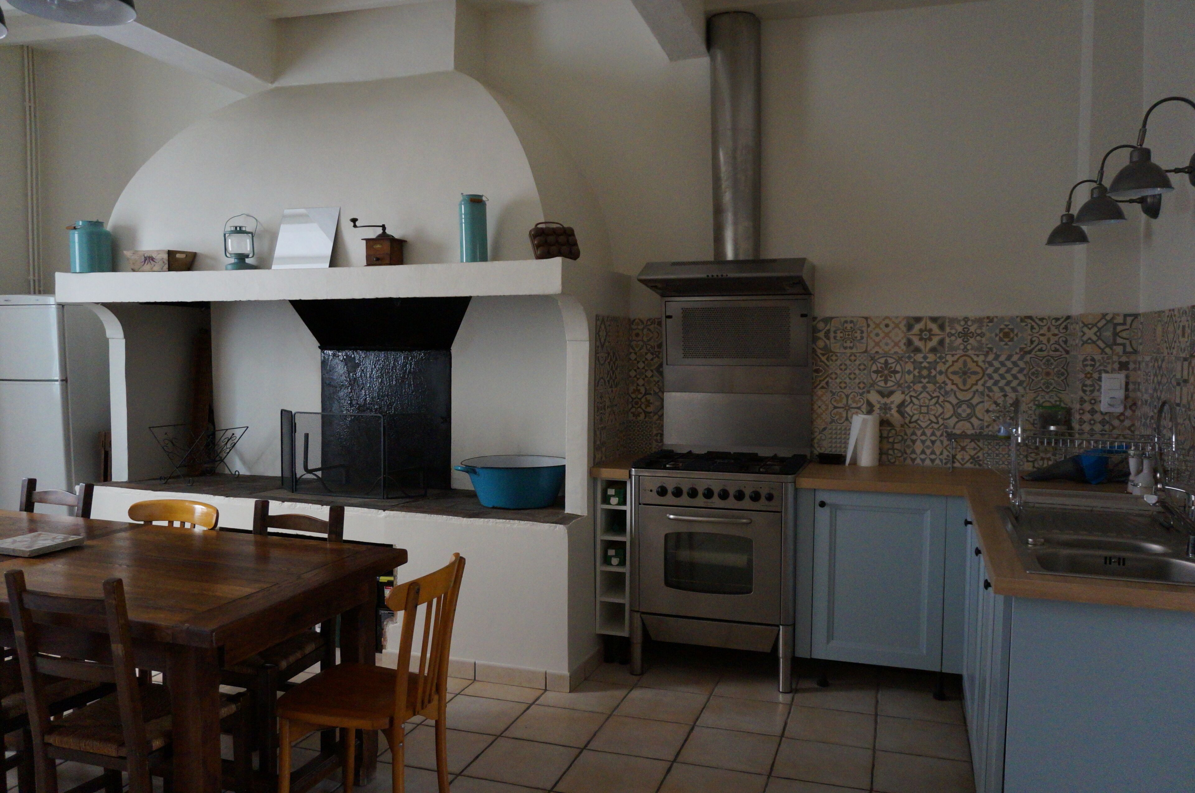 Large house for families or friends near Pézénas