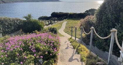 Villa avec piscine les pieds dans l'eau