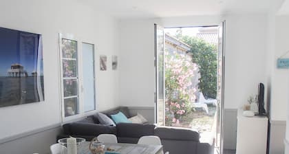 Charming renovated Villa Mimizan beach, the beach within 100 meters!