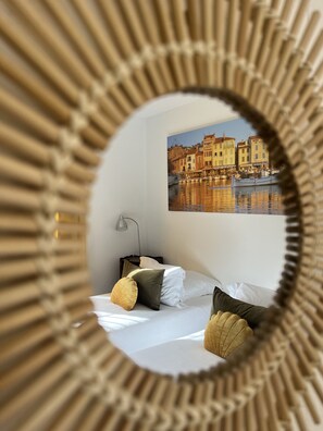 3 chambres, coffres-forts dans les chambres, chambres insonorisées