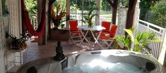 The "Petit Pavillon *** classified furnished with 3-star tourism" swimming pool -spa- wifi-