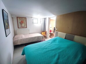 1 Schlafzimmer, Schreibtisch, Bügeleisen/Bügelbrett, kostenloses WLAN