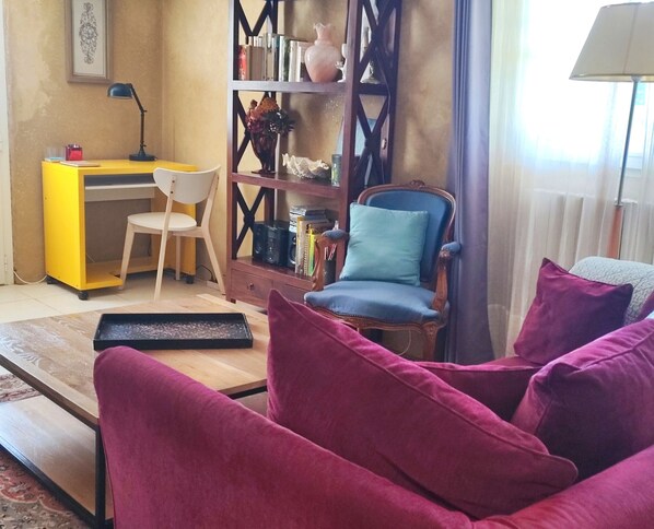 Fernseher, Musikbibliothek, Stereoanlage