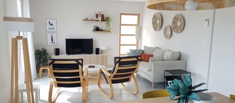 House on quiet shady plot, near sea, village center and cycle paths