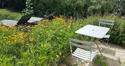 Maison sur terrain ombragé calme, proche mer centre village et pistes cyclables