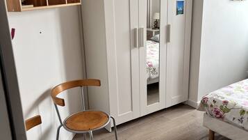 4 soverom, skrivebord, strykejern/-brett og wi-fi (inkludert)