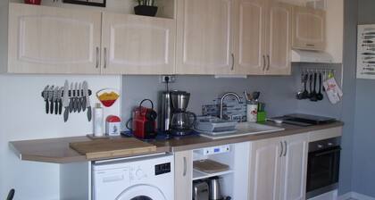 Location confort T2 40MÂČ climatisĂ©e, 3* Parking privĂ©, Mer 300m, Wifi, Piscine,