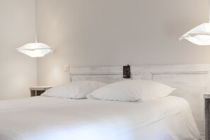 4 chambres, fer et planche à repasser, Wi-Fi gratuit, draps fournis