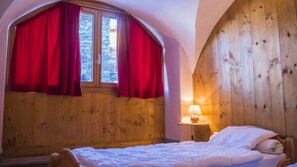 4 soverom, strykejern/-brett og wi-fi (inkludert)