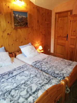 4 habitaciones, tabla de planchar con plancha y wifi gratis 