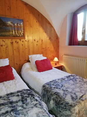 4 chambres, fer et planche Ă repasser, Wi-Fi gratuit