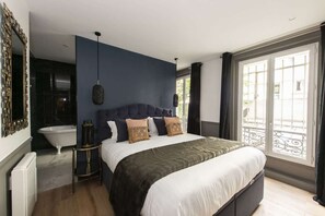 4 slaapkamers, een kluis op de kamer, een strijkplank/strijkijzer