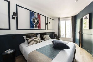 4 bedrooms, in-room safe, iron/ironing board, free WiFi