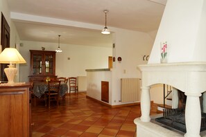 Dining - Holiday villa with pool Les Vignes - bastides-du-luberon.com (La Tour-D'aigues)