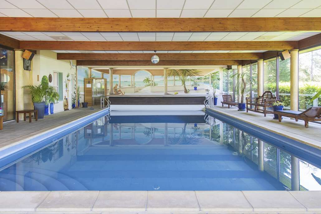 EURE 95 KM FROM PARIS 8+3(4 beds 1very  confortable sofa bed 1 child bed)