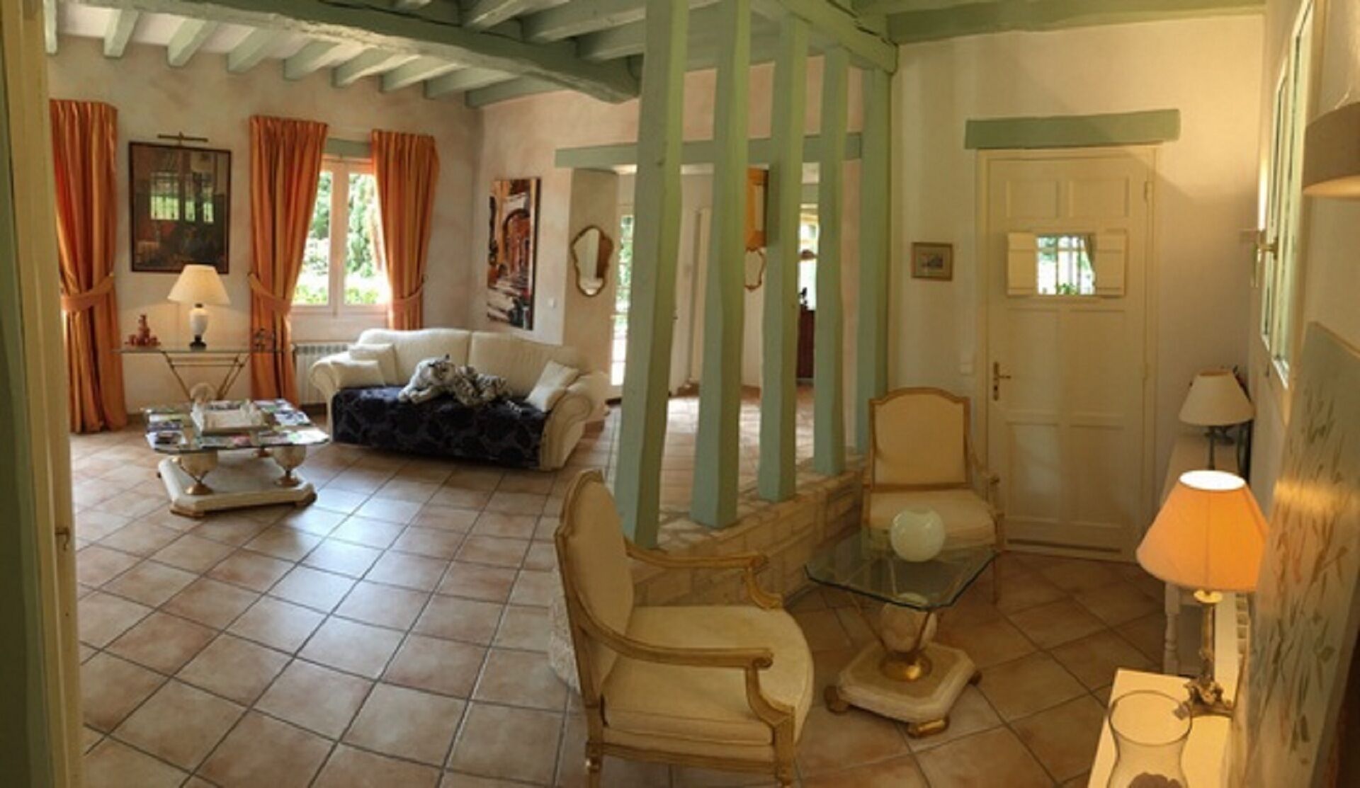 EURE 95 KM FROM PARIS 8+3(4 beds 1very  confortable sofa bed 1 child bed)