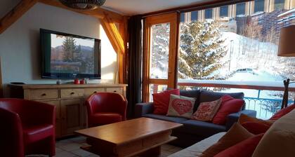 appartement TOUT CONFORT, charmante terrasse Vue MONTAGNE, 4*