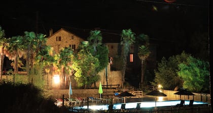 Charmante Ferienhäuser 3 Sterne, 20 m Pool, WIFI, Traumkulisse, Fluss