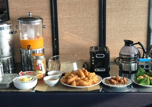 Daily full breakfast (THB 150 per person)