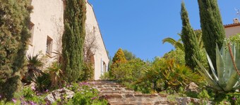 Villa sulla penisola di Giens con piscina e tranquillo giardino mediterraneo