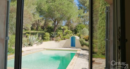 Villa auf der Halbinsel von Giens mit Pool und ruhigem mediterranem Garten