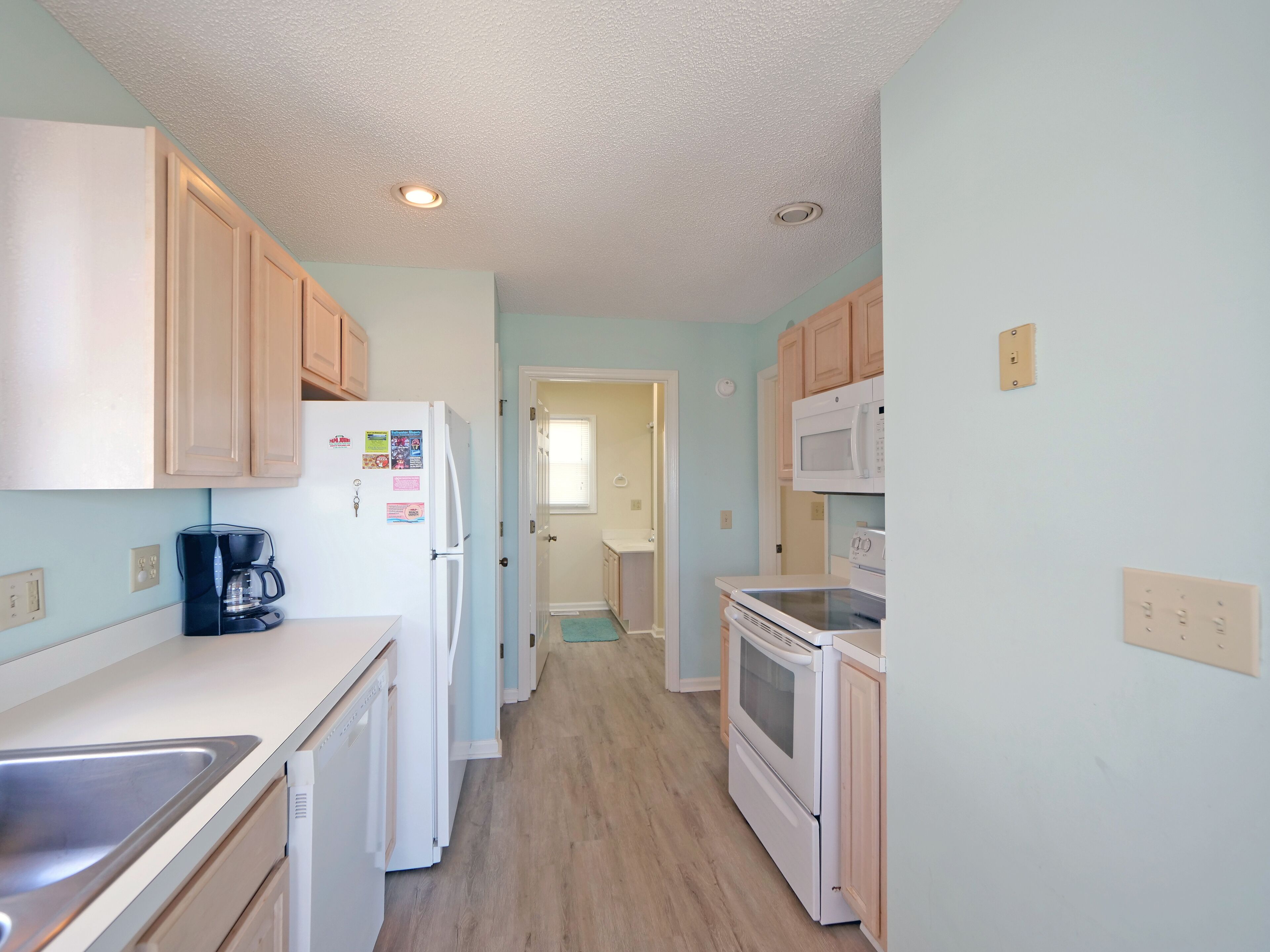 'Happy West" Oceanfront Duplex, 3 Bedrooms / 2 Bathrooms