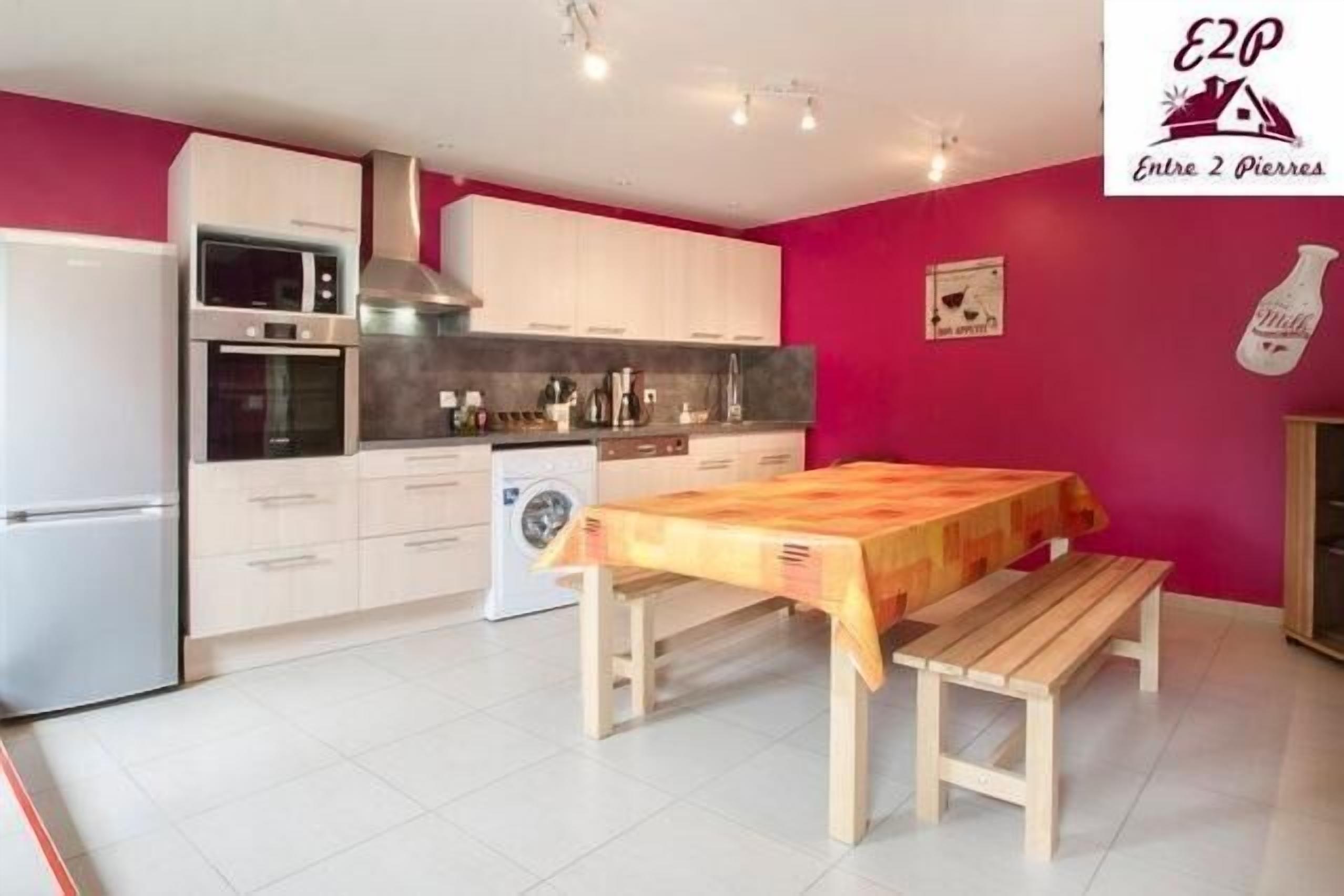 Spacious and comfortable cottage, 6/8 pers. between Bordeaux and Saint Emilion