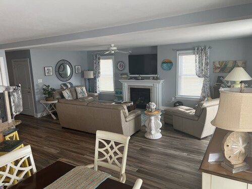 Bella Casa Beautiful House Nestled In A Wonderful Location 1.5 Blocks From Beach