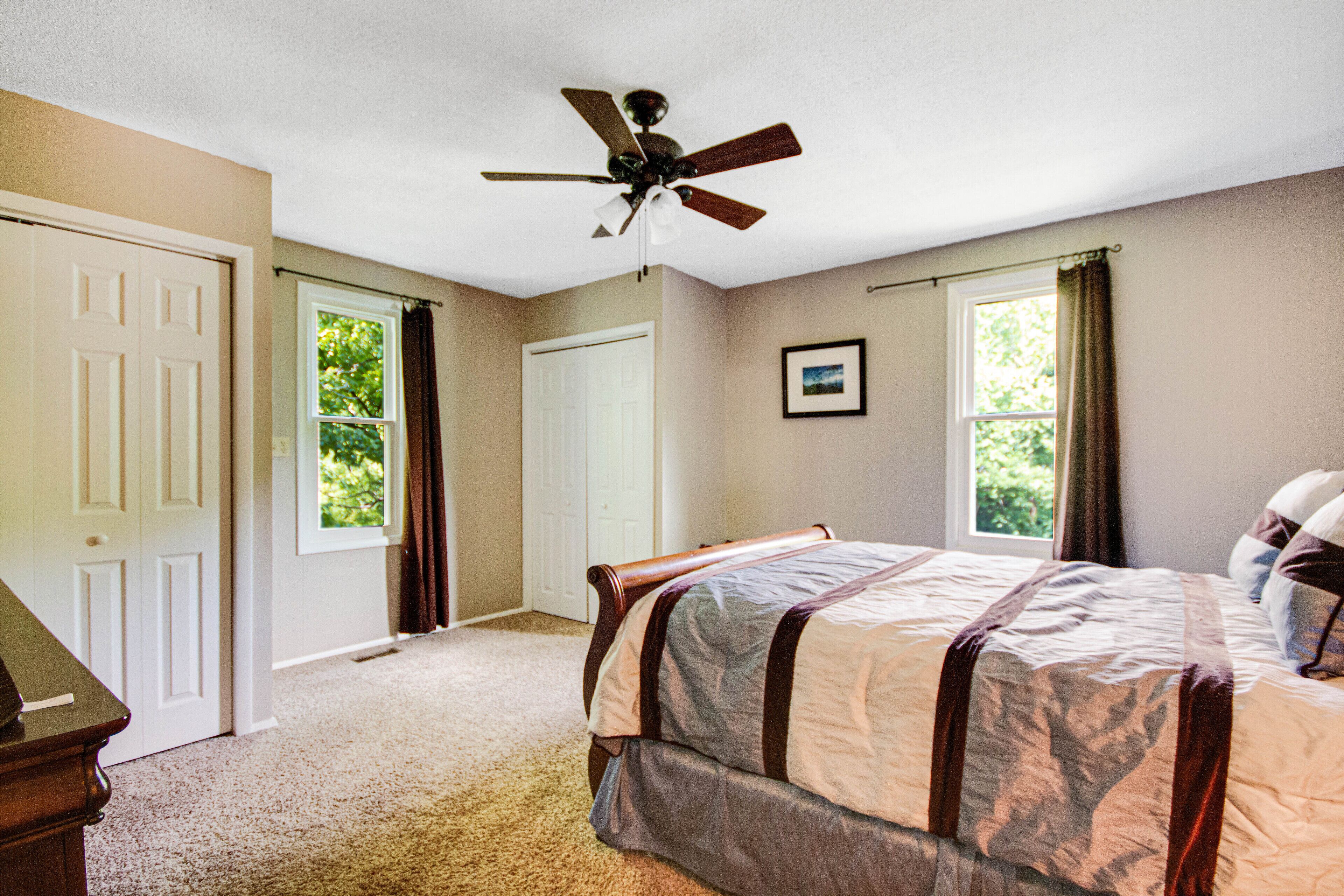 4 bedrooms, iron/ironing board, free WiFi, bed sheets