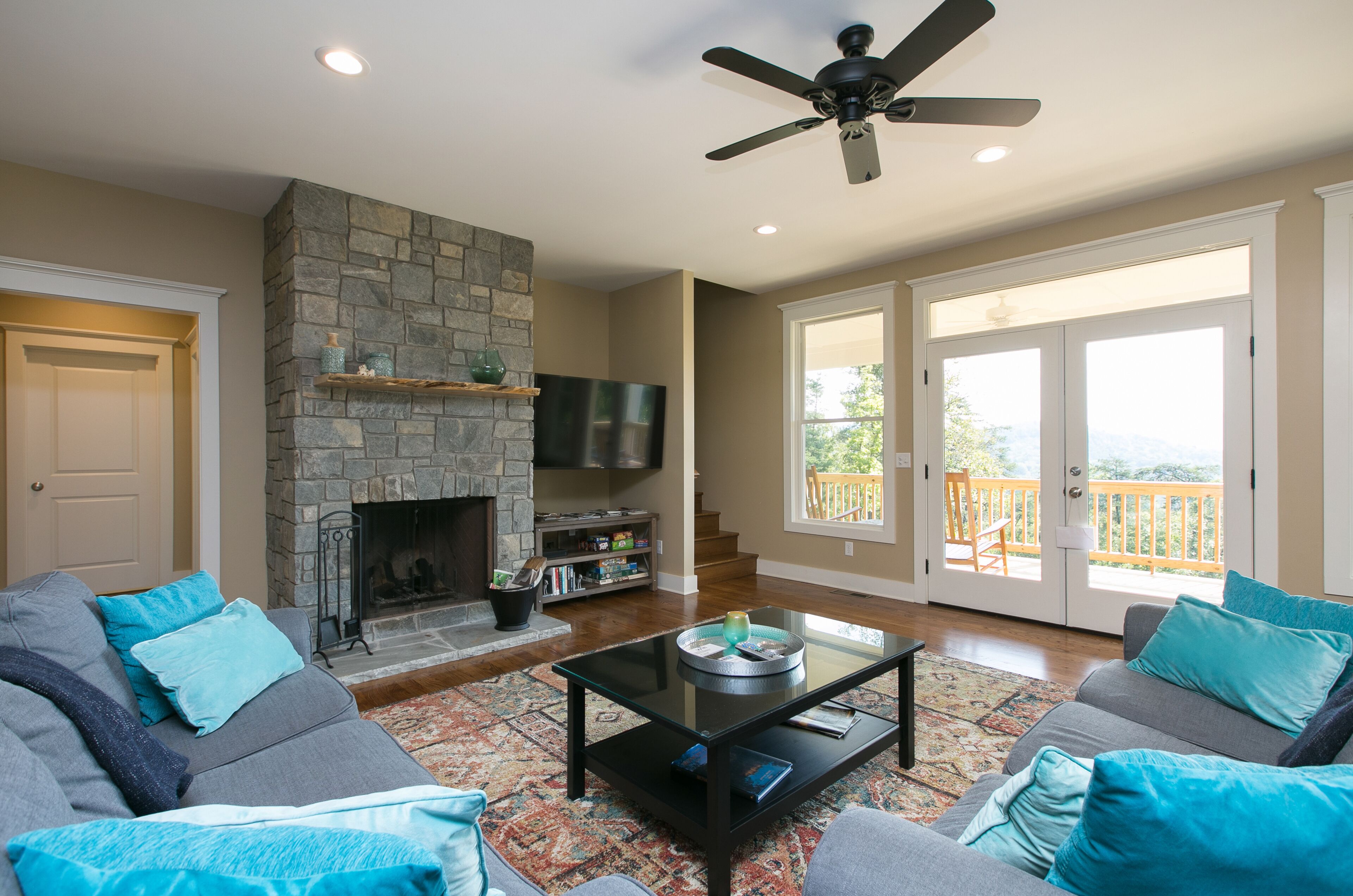 🦊 Foxhaven Breathtaking Views -14 Mins to downtown Asheville, and Fire Pit 🔥  