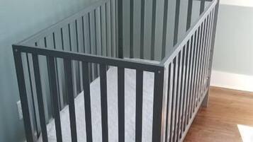 4 bedrooms, iron/ironing board, travel crib, free WiFi