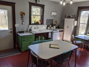 Fridge, microwave, oven, stovetop - *CLOSED FOR 2026 SEASON* Schmidt Farm: an interactive farm experience (Preston)
