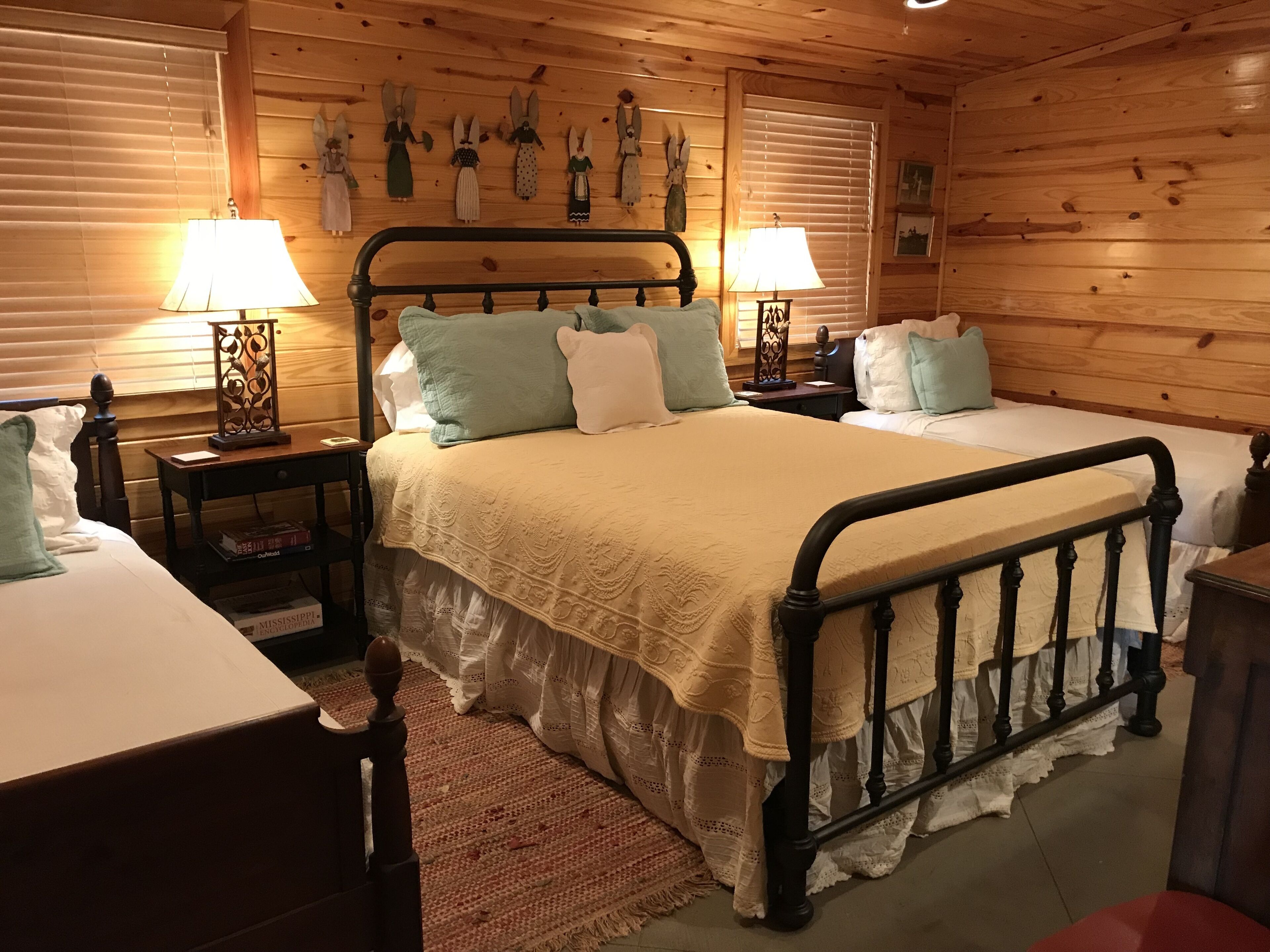 Private & Quaint Barn-Cottage only 6.9 miles from the Oxford Square!