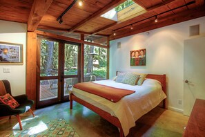 1 bedroom, free WiFi, bed sheets, wheelchair access - Mid Century Cabin in the Redwoods (Forestville)