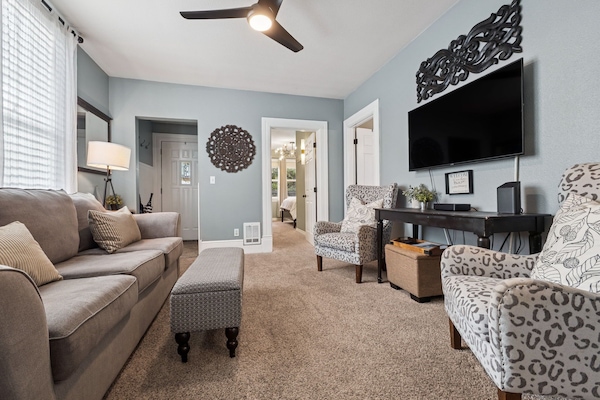 Living room, looking toward entry and bedrooms.