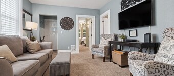 Juste à côté de la 6ème avenue!  Maison magnifiquement rénovée! Près d'UPS. Idéal pour les concerts.