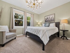 3 عدّة غرف نوم ومكواة/لوح كي وسرير سفر وواي فاي مجانًا