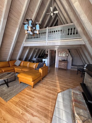 TV, fireplace, DVD player