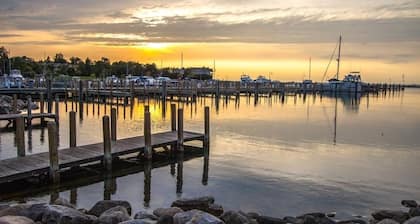 Ski Hills! Nubs Nob! Cute and cozy A-frame. A hidden gem! Great rates.