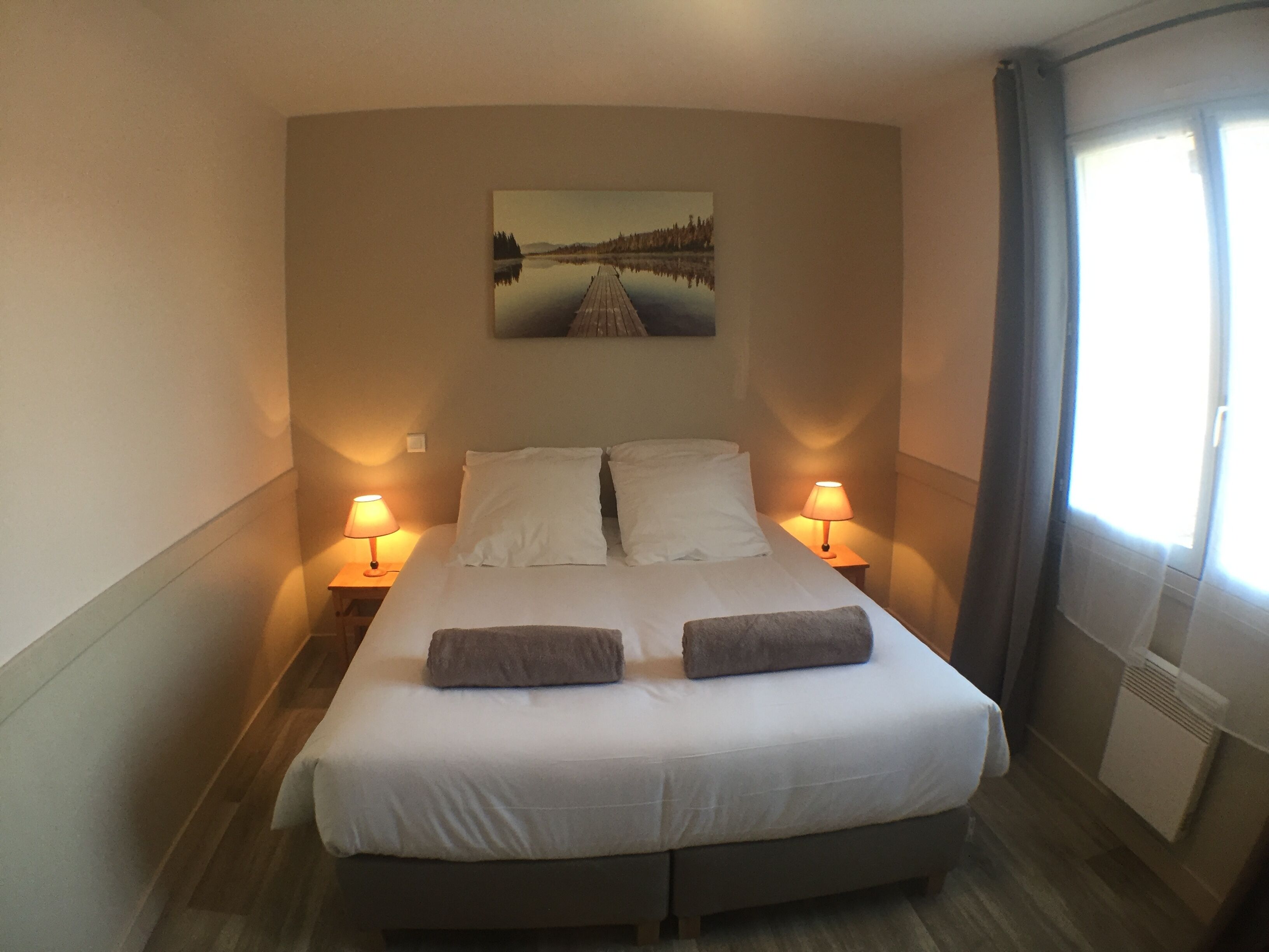 Large comfortable holiday home with swimming pool (12 people)