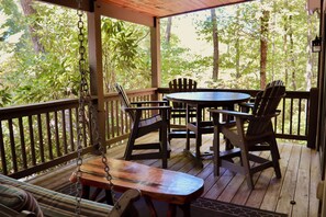 Outdoor dining - Sleepy Bear Cabin - w/ Screened Porch, between Highlands and Cashiers NC (Highlands)