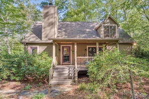 Exterior - Sleepy Bear Cabin: Tranquil Mountain Cabin w/ Screened Porch in Wildwood Forest (Highlands)
